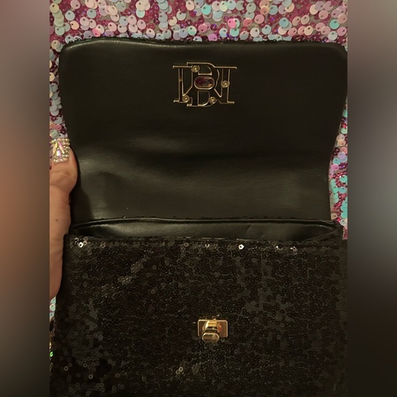 Badgley Mischka Black Sequin Bag with Gold Chain - Picture 10 of 13